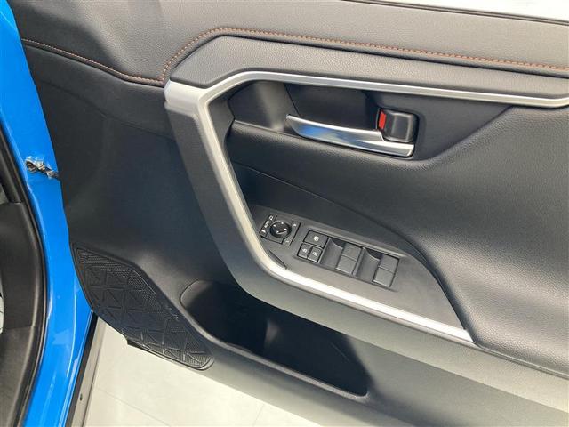 ＲＡＶ４ アドベンチャー　被害軽減ブレーキ　点検記録簿　１オーナー　ドラレコ付き　ＥＴＣ装備　ＡＷ　エアコン　サイドエアバッグ　ナビテレビ　パワステ　地デジＴＶ　パワーウインドウ　ＡＢＳ　メモリナビ　４ＷＤ車　エアバッグ（13枚目）