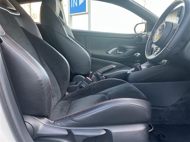 ＧＲヤリス ＲＺ　Ｂカメラ　オートエアコン　エアバッグ　パワーウインドウ　記録簿　カーテンエアバッグ　ＡＢＳ　ＥＴＣ　４ＷＤ　アルミホイール（15枚目）