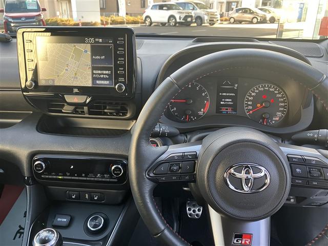 ＧＲヤリス ＲＺ　Ｂカメラ　オートエアコン　エアバッグ　パワーウインドウ　記録簿　カーテンエアバッグ　ＡＢＳ　ＥＴＣ　４ＷＤ　アルミホイール（17枚目）