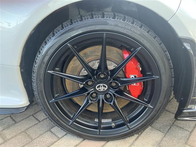 ＧＲヤリス ＲＺ　Ｂカメラ　オートエアコン　エアバッグ　パワーウインドウ　記録簿　カーテンエアバッグ　ＡＢＳ　ＥＴＣ　４ＷＤ　アルミホイール（18枚目）