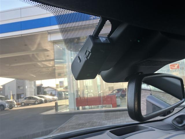 ＧＲヤリス ＲＺ　Ｂカメラ　オートエアコン　エアバッグ　パワーウインドウ　記録簿　カーテンエアバッグ　ＡＢＳ　ＥＴＣ　４ＷＤ　アルミホイール（22枚目）