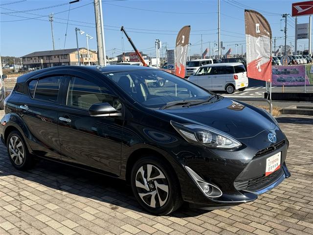 アクア Ｓ　キーレスエントリ　ドラレコ付　ナビ＆ＴＶ　オートエアコン　デュアルエアバック　ＥＳＣ　Ｂカメラ　パワーウィンドウ　ＥＴＣ　ＳＲＳ　パワーステアリング　ＡＢＳ　記録簿付（3枚目）