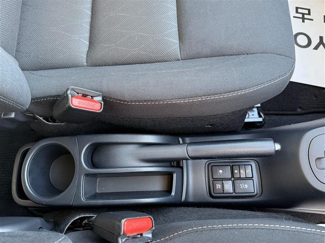 アクア Ｓ　キーレスエントリ　ドラレコ付　ナビ＆ＴＶ　オートエアコン　デュアルエアバック　ＥＳＣ　Ｂカメラ　パワーウィンドウ　ＥＴＣ　ＳＲＳ　パワーステアリング　ＡＢＳ　記録簿付（17枚目）