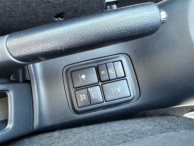 アクア Ｓ　キーレスエントリ　ドラレコ付　ナビ＆ＴＶ　オートエアコン　デュアルエアバック　ＥＳＣ　Ｂカメラ　パワーウィンドウ　ＥＴＣ　ＳＲＳ　パワーステアリング　ＡＢＳ　記録簿付（18枚目）