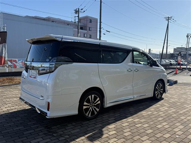 ヴェルファイア ２．５Ｚ　Ｇエディション　レザーシート　アイストップ　４ＷＤ車　エアバッグ　アルミホイール　ナビＴＶ　ＡＢＳ　３列シート　オートエアコン　ＥＴＣ　記録簿　メモリナビ　リヤカメラ　衝突被害軽減　１オ－ナ－（5枚目）