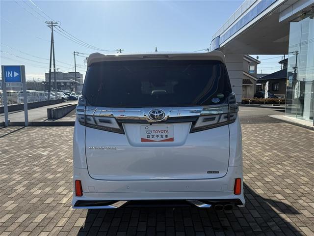 ヴェルファイア ２．５Ｚ　Ｇエディション　レザーシート　アイストップ　４ＷＤ車　エアバッグ　アルミホイール　ナビＴＶ　ＡＢＳ　３列シート　オートエアコン　ＥＴＣ　記録簿　メモリナビ　リヤカメラ　衝突被害軽減　１オ－ナ－（6枚目）