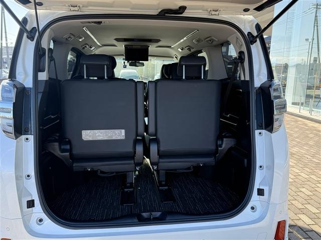 ヴェルファイア ２．５Ｚ　Ｇエディション　レザーシート　アイストップ　４ＷＤ車　エアバッグ　アルミホイール　ナビＴＶ　ＡＢＳ　３列シート　オートエアコン　ＥＴＣ　記録簿　メモリナビ　リヤカメラ　衝突被害軽減　１オ－ナ－（9枚目）