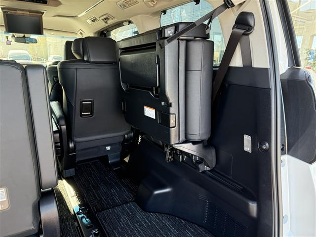 ヴェルファイア ２．５Ｚ　Ｇエディション　レザーシート　アイストップ　４ＷＤ車　エアバッグ　アルミホイール　ナビＴＶ　ＡＢＳ　３列シート　オートエアコン　ＥＴＣ　記録簿　メモリナビ　リヤカメラ　衝突被害軽減　１オ－ナ－（18枚目）