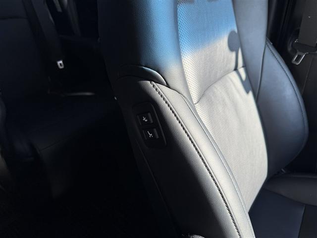 ヴェルファイア ２．５Ｚ　Ｇエディション　レザーシート　アイストップ　４ＷＤ車　エアバッグ　アルミホイール　ナビＴＶ　ＡＢＳ　３列シート　オートエアコン　ＥＴＣ　記録簿　メモリナビ　リヤカメラ　衝突被害軽減　１オ－ナ－（30枚目）