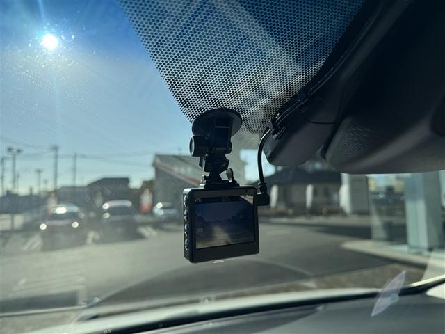 ヴェルファイア ２．５Ｚ　Ｇエディション　レザーシート　アイストップ　４ＷＤ車　エアバッグ　アルミホイール　ナビＴＶ　ＡＢＳ　３列シート　オートエアコン　ＥＴＣ　記録簿　メモリナビ　リヤカメラ　衝突被害軽減　１オ－ナ－（33枚目）