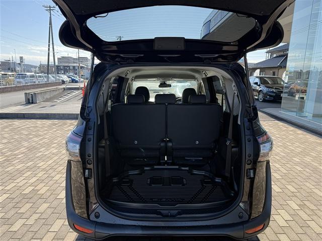 シエンタ ハイブリッドＧ　ブレーキサポート　Ｂカメラ　１オーナー　メモリナビ　ナビＴＶ　ＥＴＣ　運転席エアバック　フルオートエアコン　デュアルエアバッグ　ＰＷ　ワンセグテレビ　３列シート　ＡＢＳ　ＰＳ　メンテナンスノート（8枚目）