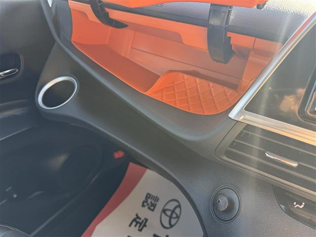シエンタ ハイブリッドＧ　ブレーキサポート　Ｂカメラ　１オーナー　メモリナビ　ナビＴＶ　ＥＴＣ　運転席エアバック　フルオートエアコン　デュアルエアバッグ　ＰＷ　ワンセグテレビ　３列シート　ＡＢＳ　ＰＳ　メンテナンスノート（29枚目）