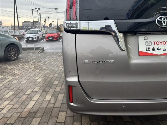 エスクァイア Ｇｉ　１オナ　リアカメラ　ＥＴＣ車載器　オートエアコン　ナビＴＶ　定期点検記録簿　ＡＢＳ　３列　アルミ　エアバッグ　パワステ　サポカー　地上デジタル（6枚目）