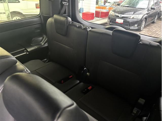 エスクァイア Ｇｉ　１オナ　リアカメラ　ＥＴＣ車載器　オートエアコン　ナビＴＶ　定期点検記録簿　ＡＢＳ　３列　アルミ　エアバッグ　パワステ　サポカー　地上デジタル（11枚目）