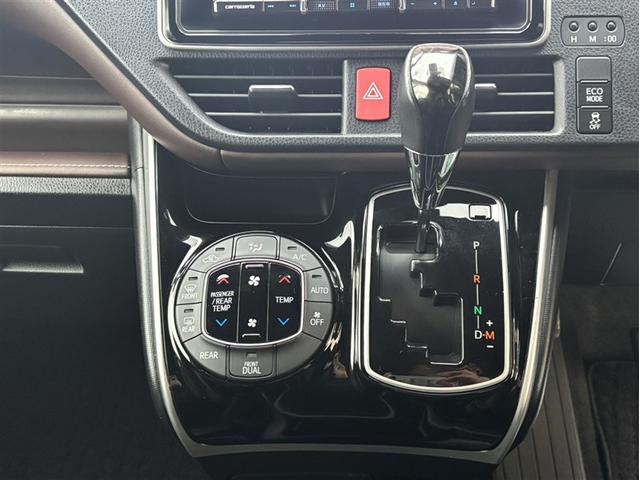 エスクァイア Ｇｉ　１オナ　リアカメラ　ＥＴＣ車載器　オートエアコン　ナビＴＶ　定期点検記録簿　ＡＢＳ　３列　アルミ　エアバッグ　パワステ　サポカー　地上デジタル（18枚目）