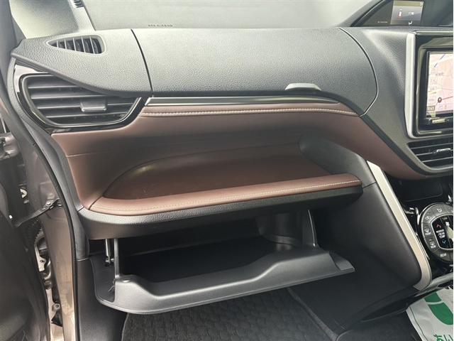 エスクァイア Ｇｉ　１オナ　リアカメラ　ＥＴＣ車載器　オートエアコン　ナビＴＶ　定期点検記録簿　ＡＢＳ　３列　アルミ　エアバッグ　パワステ　サポカー　地上デジタル（29枚目）