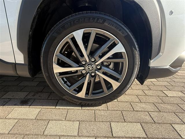 カローラクロス ハイブリッド　Ｚ　ＰＣＳ　パノラマムーンルーフ　記録簿　エアバッグ　ＡＢＳ（31枚目）