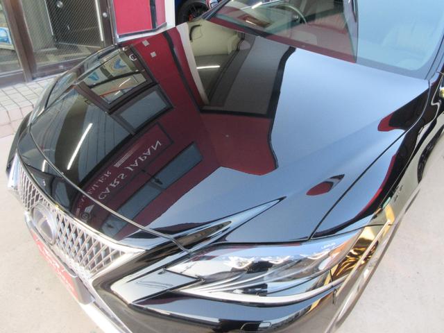 レクサスＬＳ５００ｈのエグゼクティブは、最上級グレードで、豪華な内装と快適な乗り心地が特徴です。