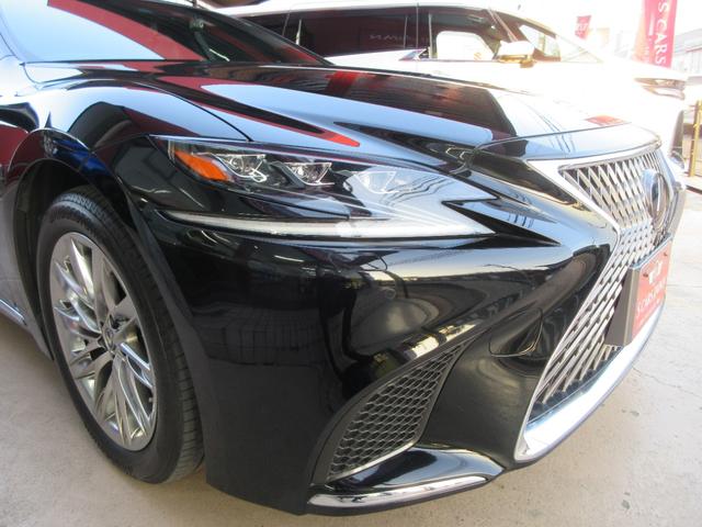 エグゼクティブにはマークレビンソンサウンドシステムが標準装備されています。２３個のスピーカーを使われ、自然な包まれ感と正確な音質を実現しています。