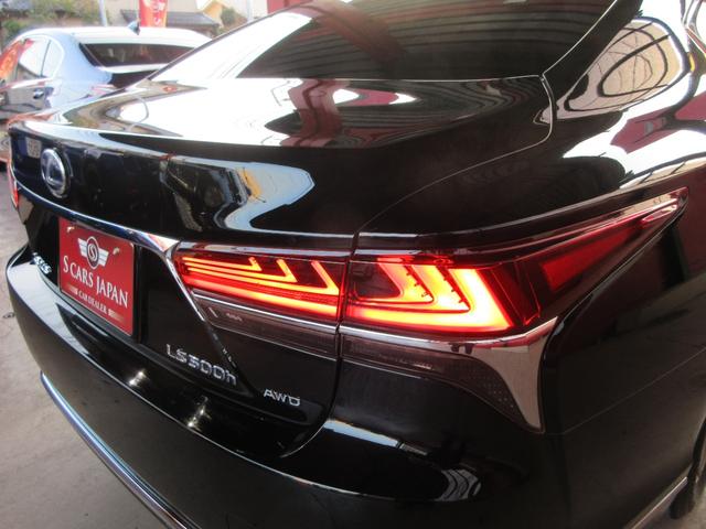 メンテナンスノート完備。大切に保管されていることからもこれまでのオーナー様の扱いのよさを感じるポイントです。整備内容も確認いたしますので、お気軽にお問い合わせください。