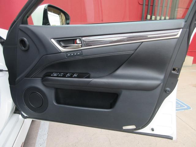 ＧＳ ＧＳ３００ｈ　バージョンＬ　後期型／禁煙車／モデリスタフルエアロ・４本出しマフラー／サンルーフ／３眼ＬＥＤヘッドライト／スマートキー２個／カードキー／純ＥＧスターター／純ＯＰ１９ｉｎＡＷ／黒革シート／シートヒーター・クーラー（61枚目）
