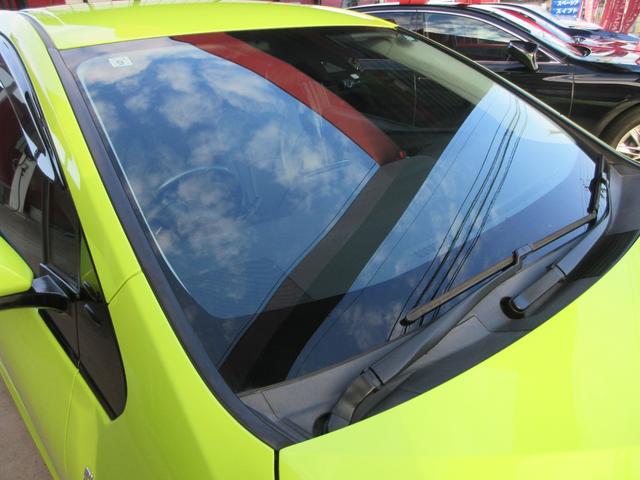 プリウスＰＨＶ Ａレザーパッケージ　禁煙車／モデリスタフルエアロ／黒レザーシート／社外１８ｉｎＡＷ／スマートキー一体型ＥＧスターター／サーモテクトライムグリーン／ＬＥＤヘッドライト／前後ドラレコ／充電ケーブル／急速充電口／記録簿５枚有（13枚目）