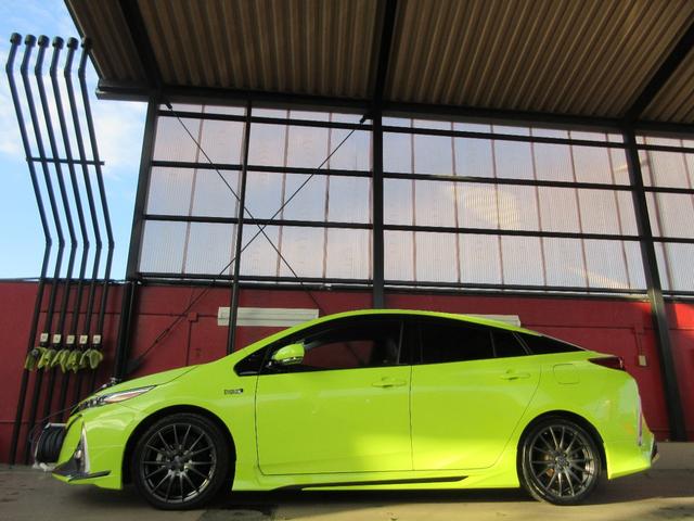 プリウスＰＨＶ Ａレザーパッケージ　禁煙車／モデリスタフルエアロ／黒レザーシート／社外１８ｉｎＡＷ／スマートキー一体型ＥＧスターター／サーモテクトライムグリーン／ＬＥＤヘッドライト／前後ドラレコ／充電ケーブル／急速充電口／記録簿５枚有（27枚目）