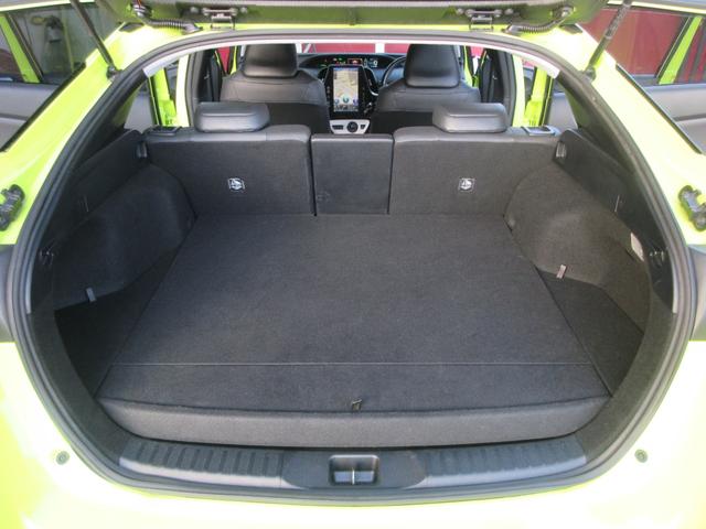 プリウスＰＨＶ Ａレザーパッケージ　禁煙車／モデリスタフルエアロ／黒レザーシート／社外１８ｉｎＡＷ／スマートキー一体型ＥＧスターター／サーモテクトライムグリーン／ＬＥＤヘッドライト／前後ドラレコ／充電ケーブル／急速充電口／記録簿５枚有（76枚目）