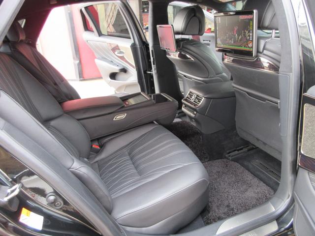 ＬＳ ＬＳ５００ｈ　エグゼクティブ　Ｒ２年式／４ＷＤ／マークレビンソン／リアエンターテイメント／リアモニター２個／黒革シート／ディーラー記録簿７枚／３眼ＬＥＤヘッドライト／シーケンシャルウィンカー／ＴＶキット／ドラレコ／オットマンシート（68枚目）