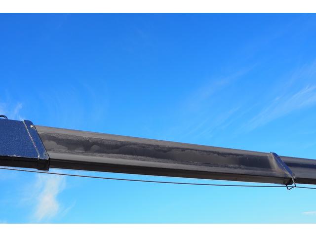 　タダノＺＥ３６４ＨＲ　４段クレーン　２．９３ｔ吊り　ラジコン付　差し違いアウトリガー　角足　フックイン　同年式　本所自動車工業製　アルミブロック造りボディ　カスタムグレード　ターボ２４０馬力　ベット付(20枚目)