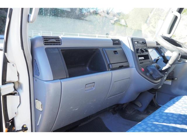 キャンター 　外装仕上げ済　古河ユニックＵＲＶ２６４Ｋ　４段クレーン　フックイン　ラジコン付き　２．６３ｔ吊り　標準幅　ショートボディ　積載３ｔ　１４０馬力　板張り（65枚目）