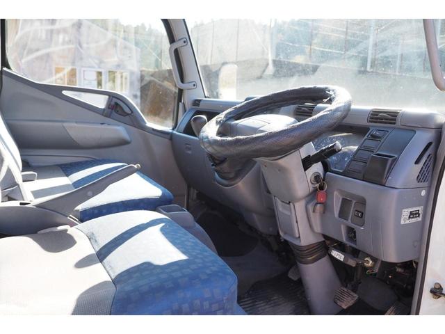 キャンター 　外装仕上げ済　古河ユニックＵＲＶ２６４Ｋ　４段クレーン　フックイン　ラジコン付き　２．６３ｔ吊り　標準幅　ショートボディ　積載３ｔ　１４０馬力　板張り（68枚目）