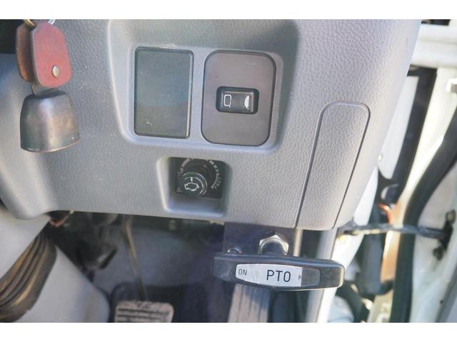 キャンター 　外装仕上げ済　古河ユニックＵＲＶ２６４Ｋ　４段クレーン　フックイン　ラジコン付き　２．６３ｔ吊り　標準幅　ショートボディ　積載３ｔ　１４０馬力　板張り（72枚目）