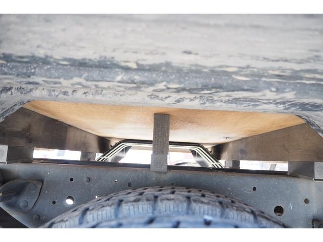 　平ボディ　ワイドロング　積載３ｔ　ターボ１５０馬力　３人乗り　板張り　内フック　坂道発進補助装置　ＥＴＣ(24枚目)