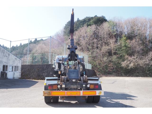 　増トン　白川鉄工製　ＰＣ－４　アームロール　脱着式コンテナ専用車　積載７．８ｔ　ターボ２８０馬力　３人乗り　ドライブレコーダー　ミラーヒーター　ＥＴＣ　坂道発進補助装置(12枚目)