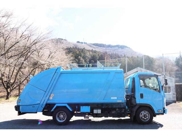 　塵芥車　新明和製　プレス式　パッカー車　１０．２立米　ペーパー仕様　積載１．７ｔ　ターボ２１０馬力　２人乗り　連続スイッチ付　汚水タンク付　矢崎製　計量器付　坂道発進補助装置　バックモニター　ＥＴＣ(6枚目)