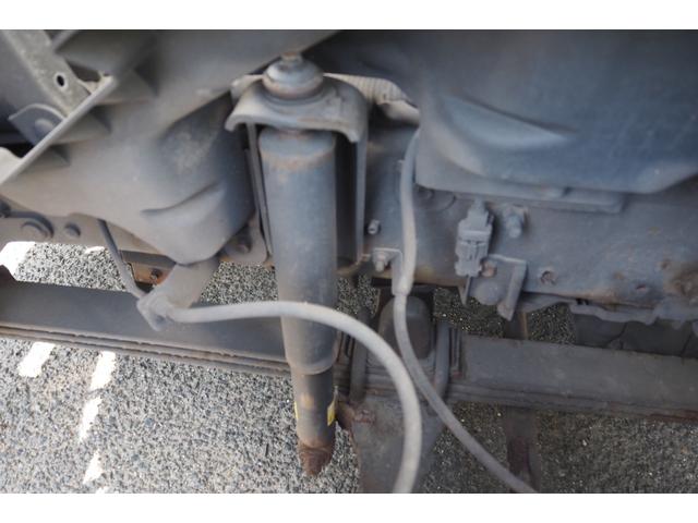 デュトロ 　活魚運搬車　４槽式　ブロワ２個　大晃機械工業製　ＤＦ－８０　風量８０Ｌ　総輪アルミホイール　積載３．３ｔ　ターボ１８０馬力（59枚目）