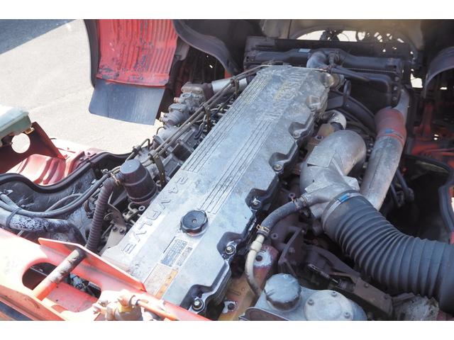 スーパーグレート 　２デフ　新明和製　ＤＲ１２－０２ＳＡ　ロングダンプ　荷台内全面ステンレス張り　三方開　自重計　Ｉ型Ｓ　可動式リアバンパー　パワーブロッカー　積載１１．４ｔ　ターボ３８０馬力　坂道発進補助装置（67枚目）
