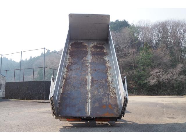フォワード 　フルタイム４ＷＤ　四駆　ロングボディ　新明和製　ＤＲ４－０１Ｓ　ファームダンプ　深ダンプ　土砂禁　１０立米　２段式アルミブロックアオリ　三方開　リア観音開き仕様　デフロック　積載２．７５ｔ　１９０馬力（12枚目）