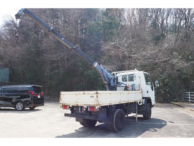 エルフトラック 　パートタイム４ＷＤ　四駆　高床　標準ショート　１０尺　タダノ製　ＺＲ２２４　簡易４段クレーン　フックイン　２．２２ｔ吊　ラジコン付　平ボディ　三方開　板張り　内フック　積載２ｔ　坂道発進補助装置（10枚目）