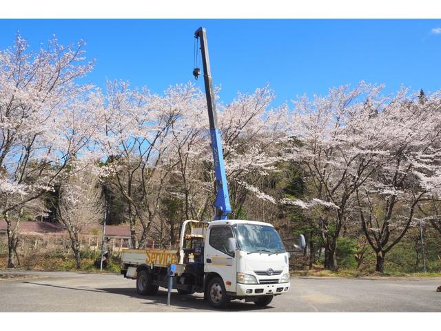 デュトロ 　標準ロング　パートタイム４ＷＤ　四駆　タダノ製　ＺＥ２６３ＨＲ　３段クレーン　フックイン　２．６３ｔ吊　ラジコン付　平ボディ　内フック　軽々ゲート　積載３ｔ　ターボ１５０馬力　坂道発進補助装置（13枚目）