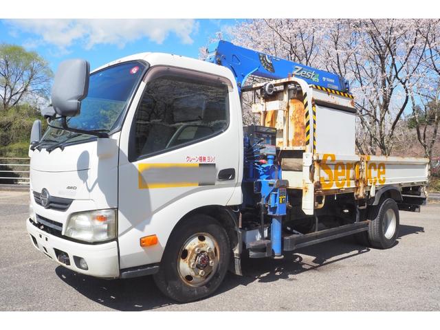 デュトロ 　標準ロング　パートタイム４ＷＤ　四駆　タダノ製　ＺＥ２６３ＨＲ　３段クレーン　フックイン　２．６３ｔ吊　ラジコン付　平ボディ　内フック　軽々ゲート　積載３ｔ　ターボ１５０馬力　坂道発進補助装置（25枚目）