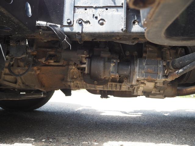 エルフトラック 　パートタイム４ＷＤ　四駆　標準ロング　古河ユニック製　３段クレーン　フックイン　ラジコン付　平ボディ　五方開　鉄板張り　積載１．０５ｔ　ターボ１５０馬力　坂道発進補助装置　ＥＴＣ（43枚目）