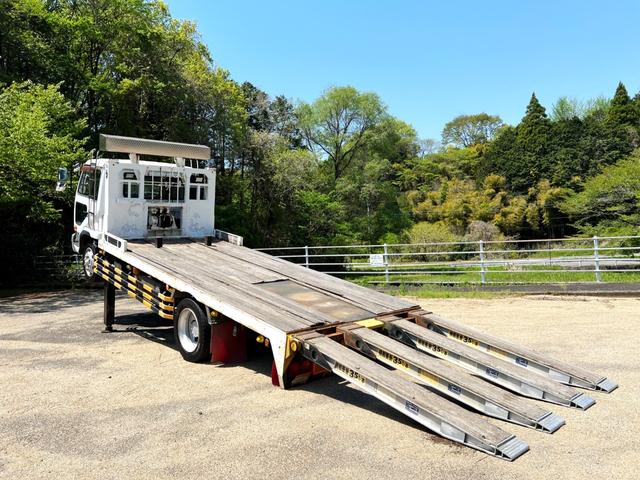 コンドル 　増トン　電磁式リターダ　セミワイド　フジタ自動車工業製　ＤＬ　一組ボディ　串刺しボディ　ハイジャッキ　自動あゆみ　ウインチ　ラジコン付　重機回送車　セルフローダー　積載６．８ｔ　ターボ２７０馬力（3枚目）