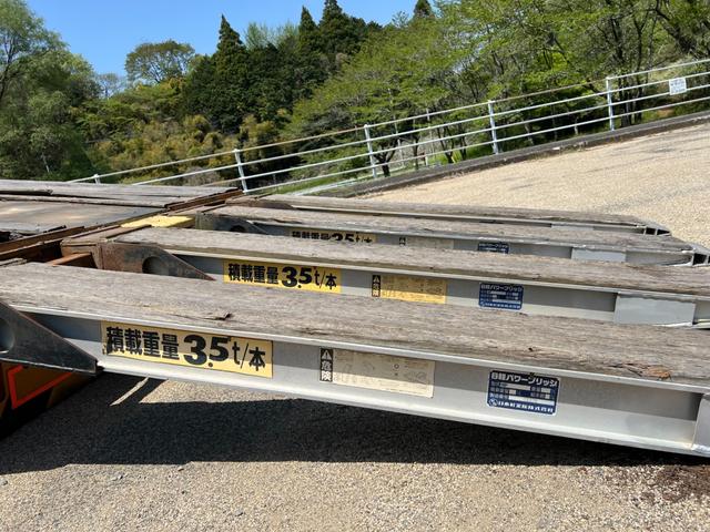 コンドル 　増トン　電磁式リターダ　セミワイド　フジタ自動車工業製　ＤＬ　一組ボディ　串刺しボディ　ハイジャッキ　自動あゆみ　ウインチ　ラジコン付　重機回送車　セルフローダー　積載６．８ｔ　ターボ２７０馬力（13枚目）