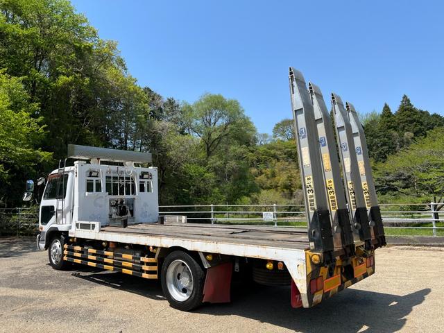 コンドル 　増トン　電磁式リターダ　セミワイド　フジタ自動車工業製　ＤＬ　一組ボディ　串刺しボディ　ハイジャッキ　自動あゆみ　ウインチ　ラジコン付　重機回送車　セルフローダー　積載６．８ｔ　ターボ２７０馬力（21枚目）