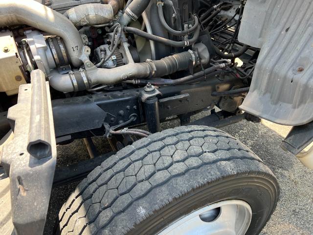 コンドル 　増トン　電磁式リターダ　セミワイド　フジタ自動車工業製　ＤＬ　一組ボディ　串刺しボディ　ハイジャッキ　自動あゆみ　ウインチ　ラジコン付　重機回送車　セルフローダー　積載６．８ｔ　ターボ２７０馬力（41枚目）