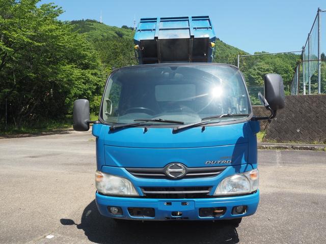 デュトロ 　パートタイム４ＷＤ　四駆　４ナンバー　新明和製　ＤＲ２－０１１０Ｓ　深ダンプ　土砂禁　荷台全面ステンレス張り　４．６立米　積載１．８ｔ　ターボ１３６馬力　坂道発進補助装置（16枚目）