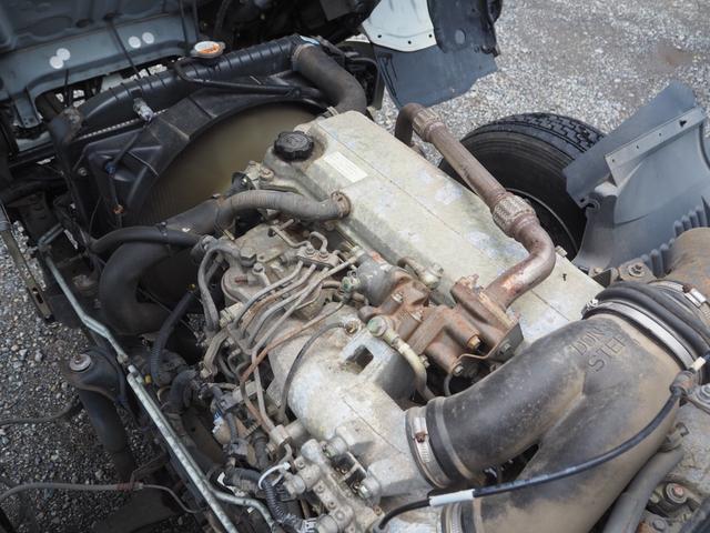 ヒノレンジャー 　煤焼きなし　ＺＲ３６５ＳＬ　５段クレーン　フックイン　ハイジャッキ　角足　２．９３ｔ吊　ラジコン付　重機回送車　セルフクレーン　クレーン付セルフローダー　積載２．６５ｔ　生エンジン　２２０馬力　ベッド（69枚目）