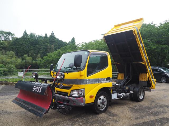 デュトロ 　パートタイム４ＷＤ　四駆　除雪車　新明和製　ＤＲ２－０１１０ＳＹ　ダンプ　三方開　ＢＯＳＳ製スノープラウ付　積載２ｔ　ターボ１３６馬力（9枚目）